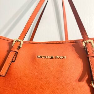 Michael Kors Vibrant Orange Tote amazing condition